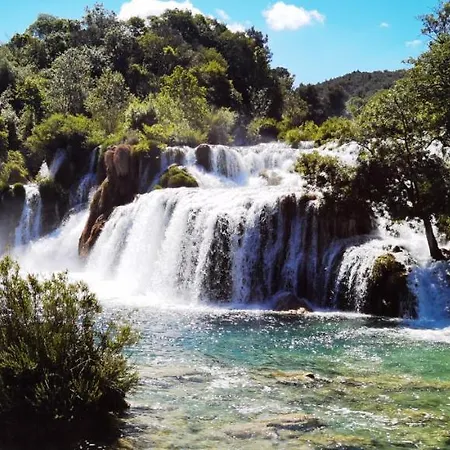 Aliara Jacuzzi Appartement