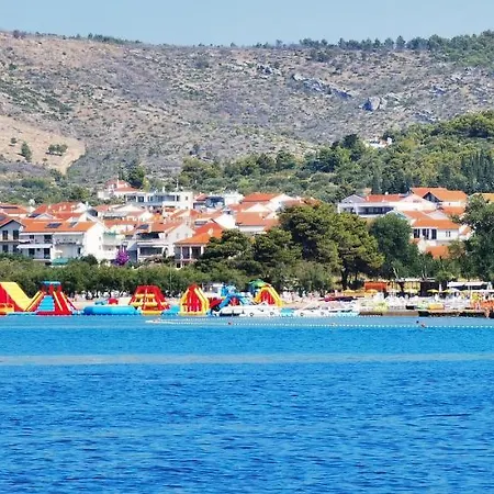 Lägenhet Aliara Jacuzzi *