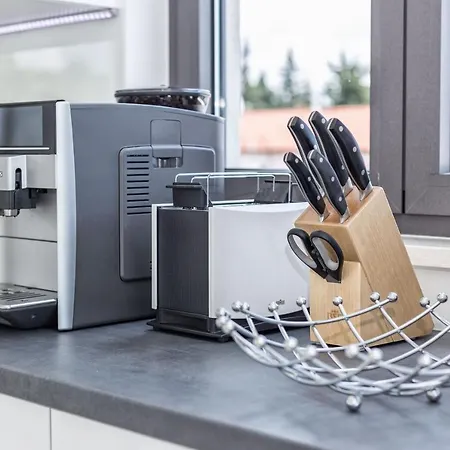 Aliara Jacuzzi Lägenhet *