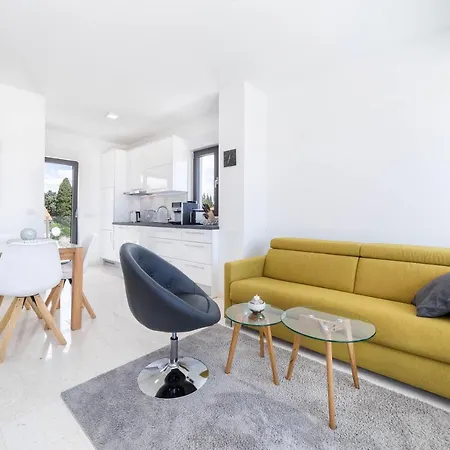 Lägenhet Aliara Jacuzzi