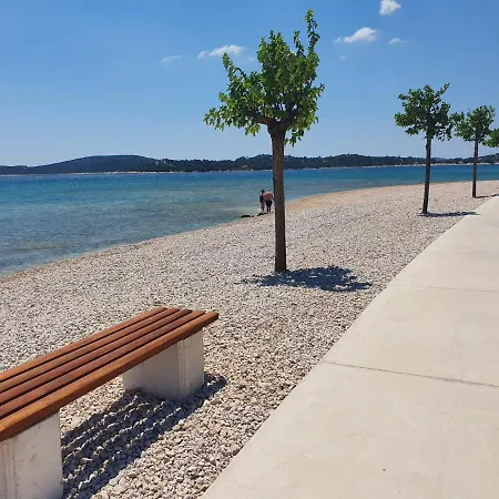 Aliara Jacuzzi Lägenhet